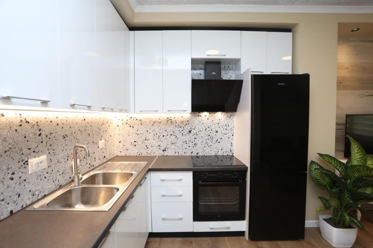David Center Apartment Тирана Екстериор снимка