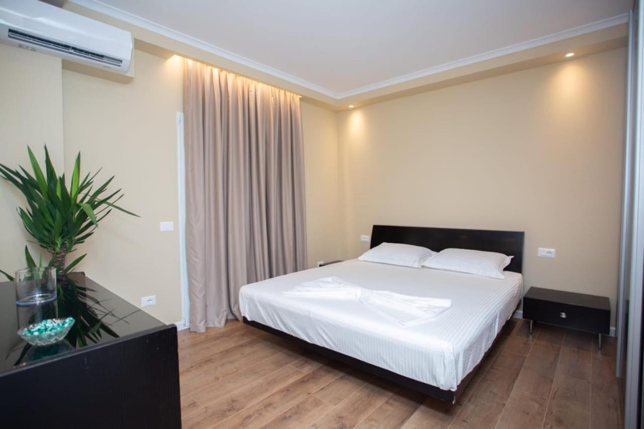 David Center Apartment Тирана Екстериор снимка
